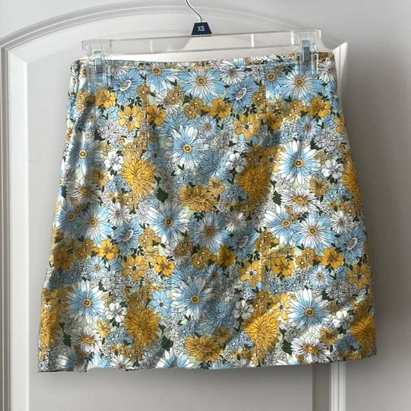 *NWOT UO Darren Notched Linen Mini Skirt size small - Picture 9 of 9